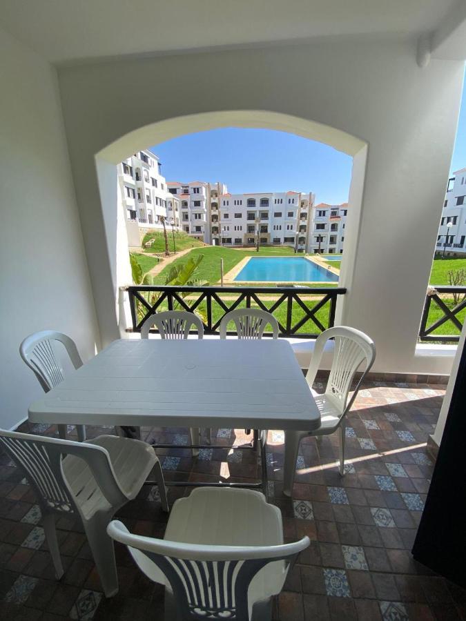 מדיק Lilac'S Garden Vue Piscine מראה חיצוני תמונה