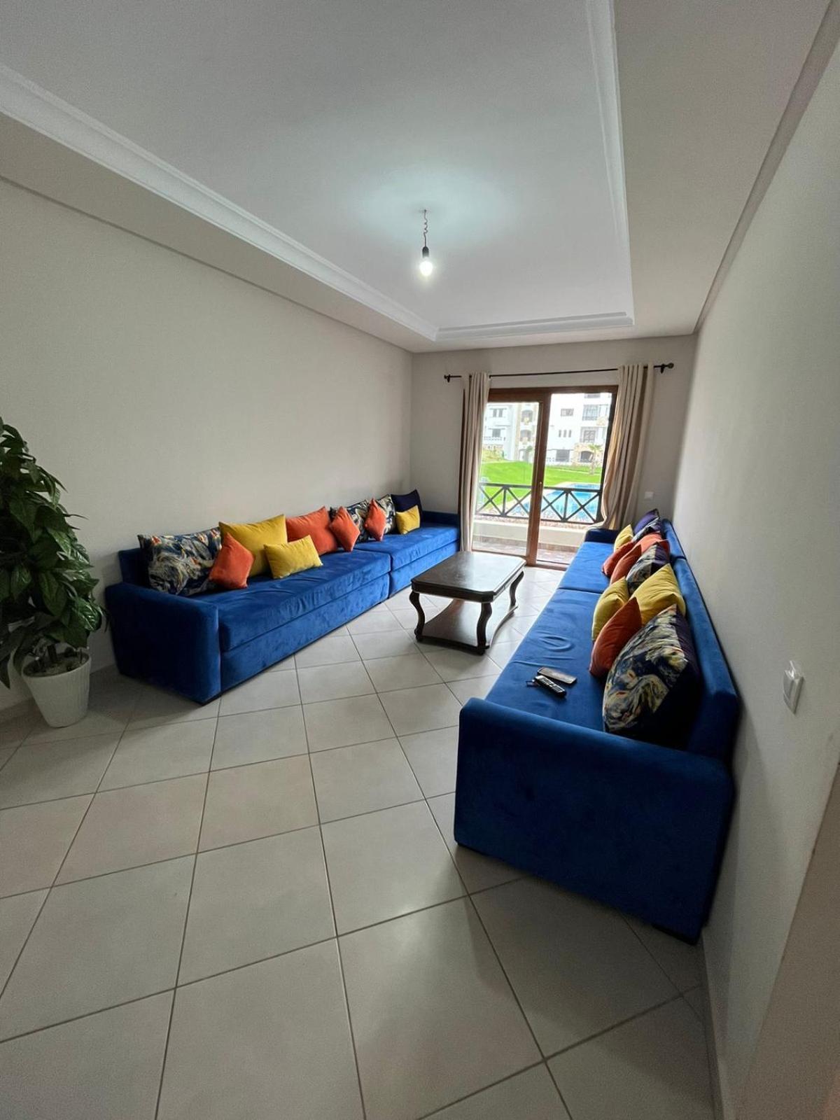 מדיק Lilac'S Garden Vue Piscine מראה חיצוני תמונה