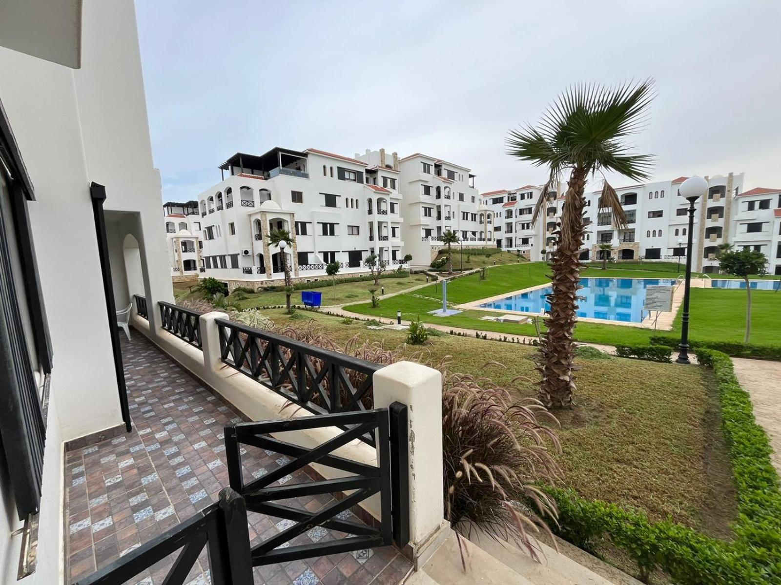 מדיק Lilac'S Garden Vue Piscine מראה חיצוני תמונה