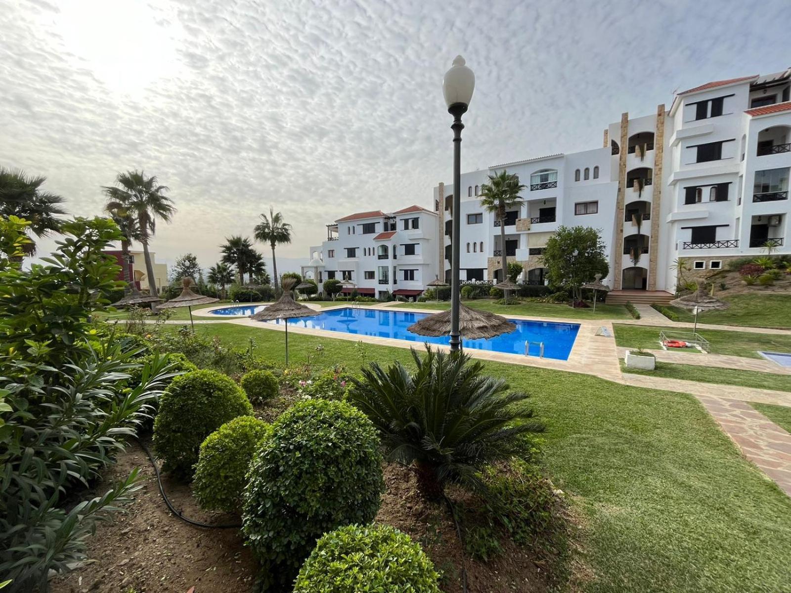 מדיק Lilac'S Garden Vue Piscine מראה חיצוני תמונה