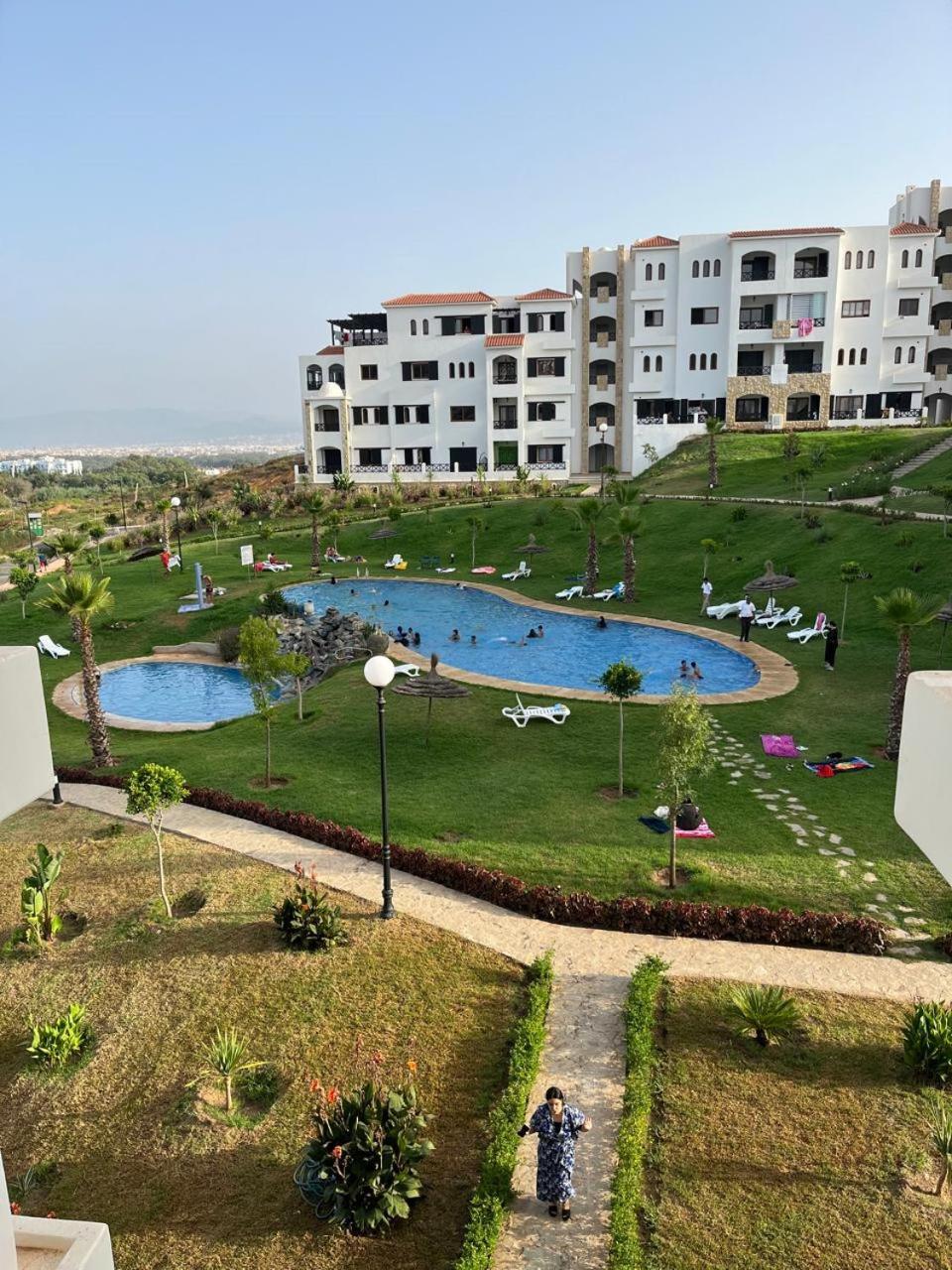מדיק Lilac'S Garden Vue Piscine מראה חיצוני תמונה