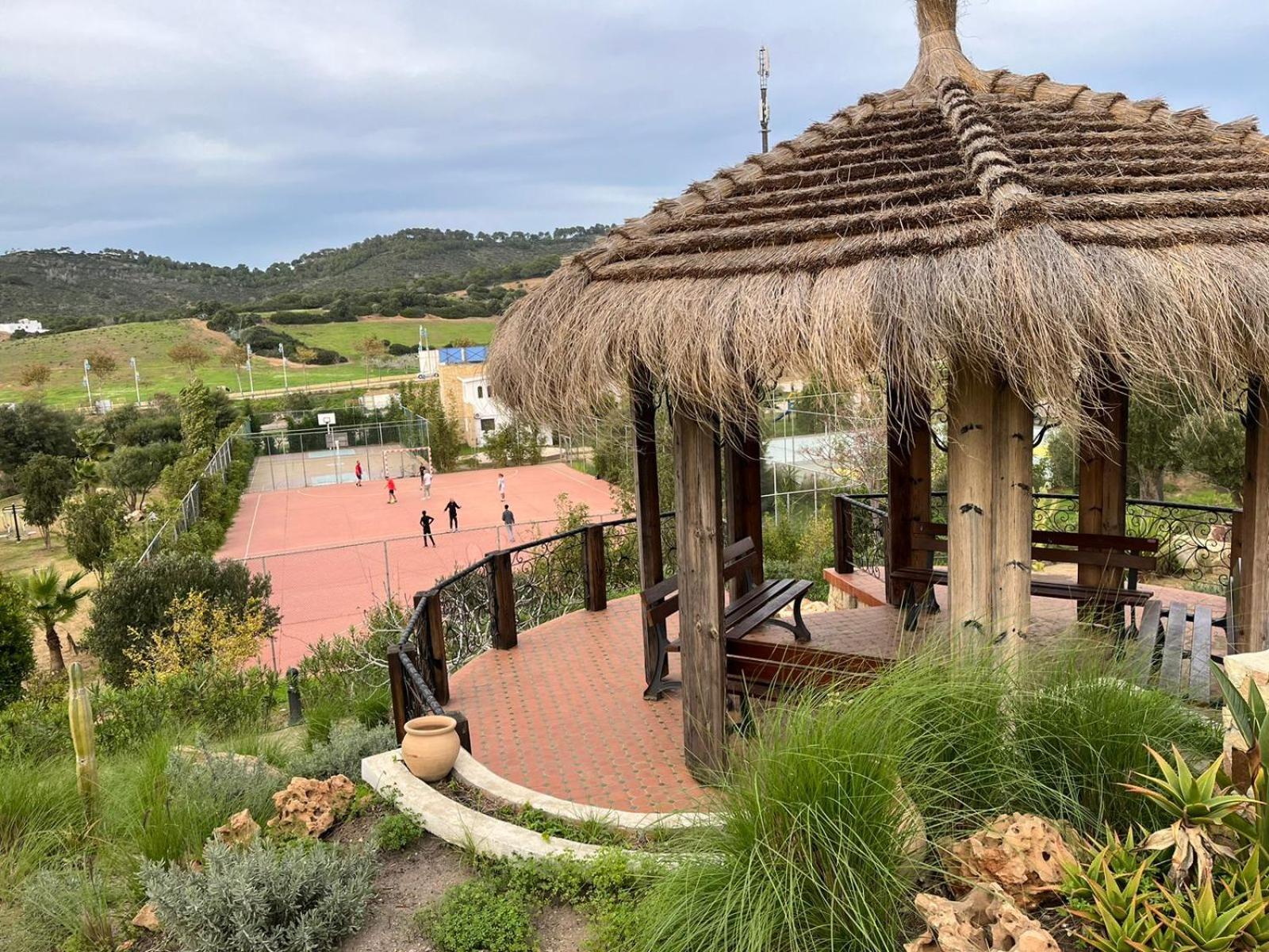 מדיק Lilac'S Garden Vue Piscine מראה חיצוני תמונה