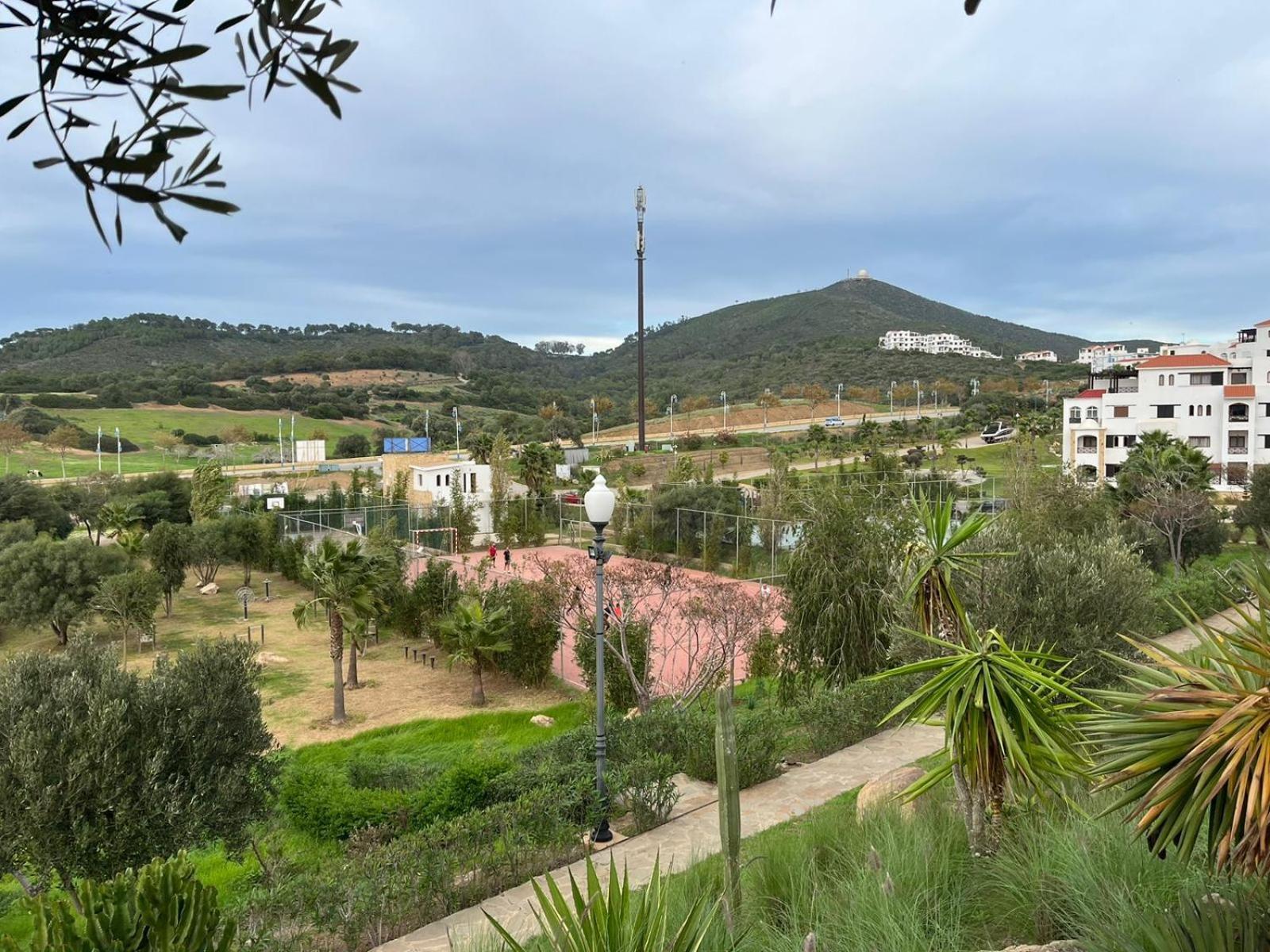 מדיק Lilac'S Garden Vue Piscine מראה חיצוני תמונה