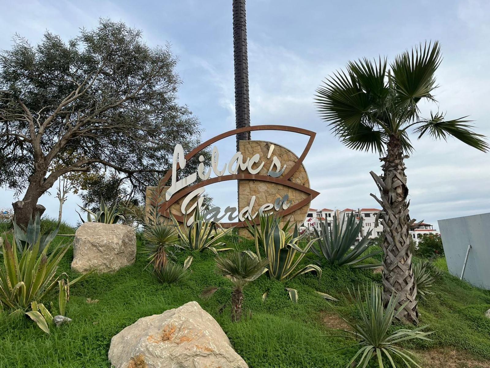 מדיק Lilac'S Garden Vue Piscine מראה חיצוני תמונה