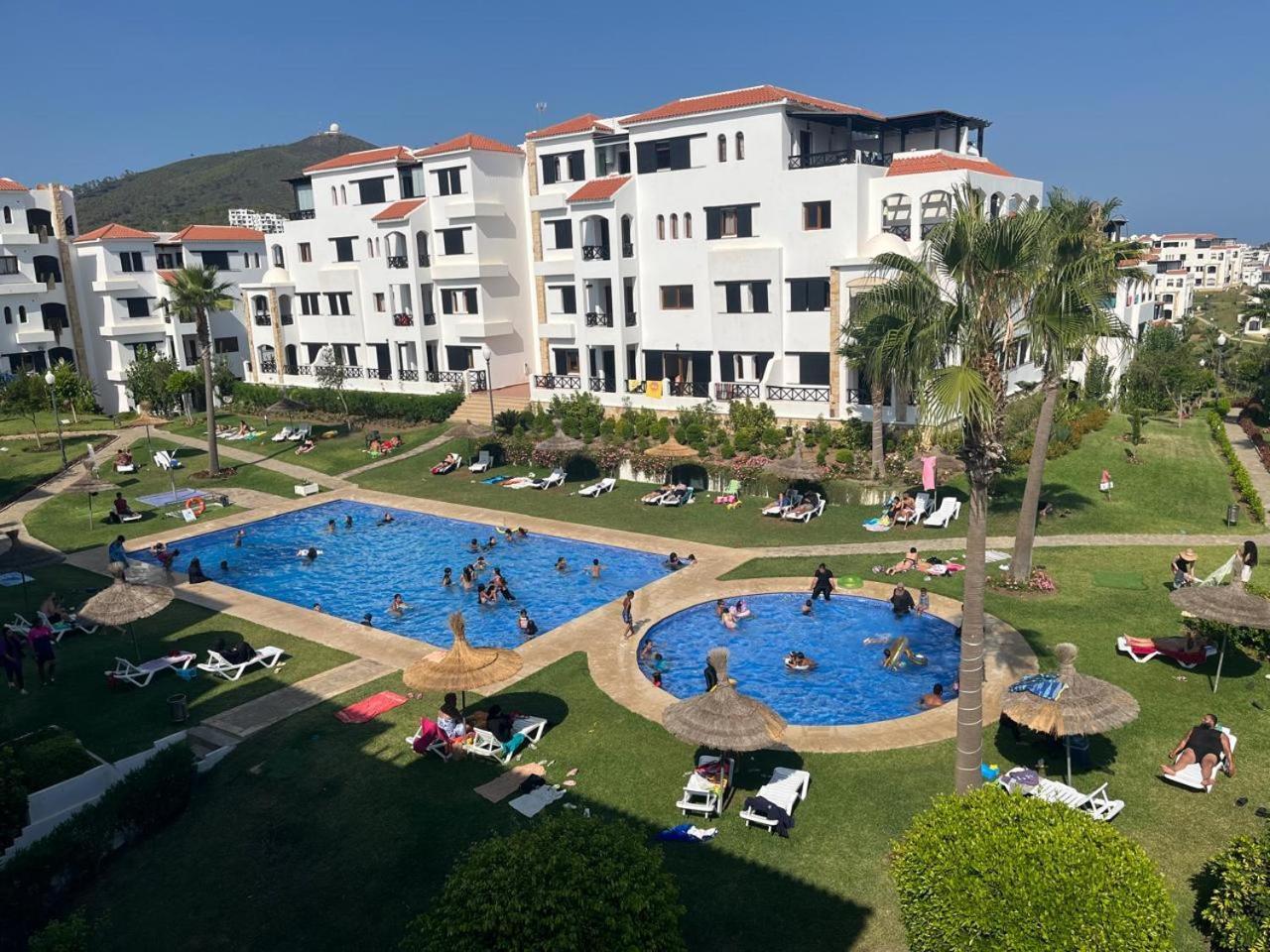 מדיק Lilac'S Garden Vue Piscine חדר תמונה