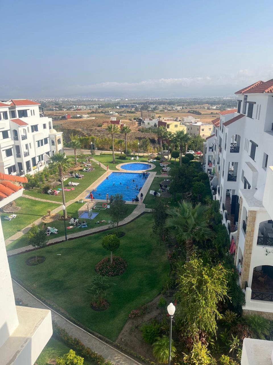 מדיק Lilac'S Garden Vue Piscine מראה חיצוני תמונה